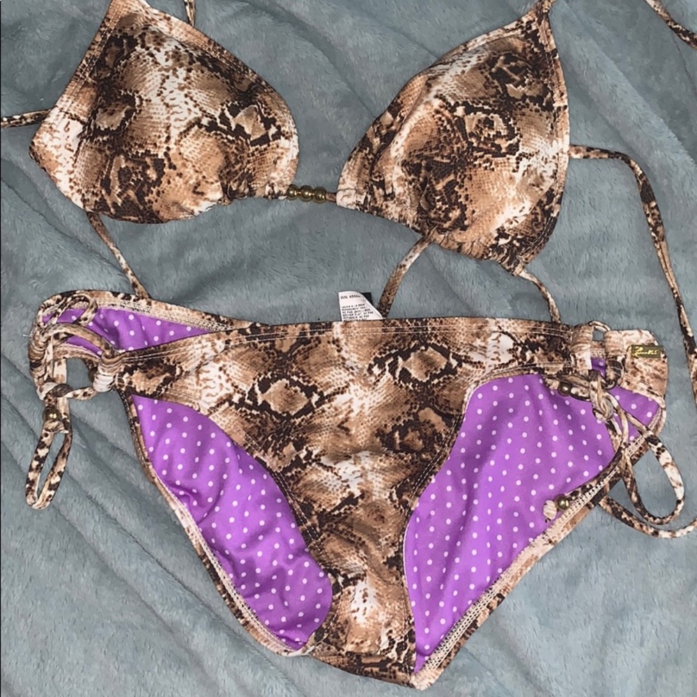 Guess Triangle Top Size Medium. Bottom Size Small - image 1